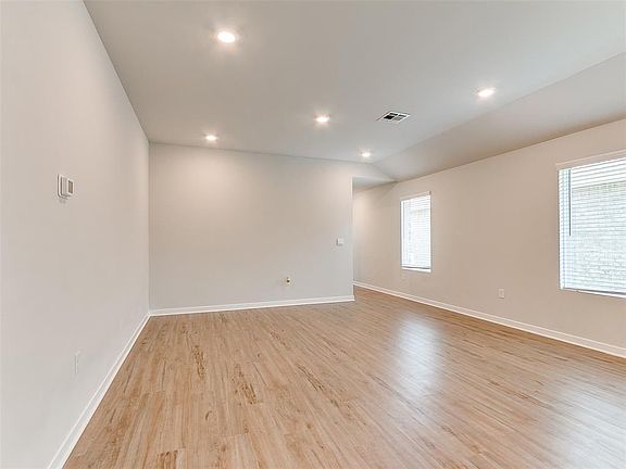 5th image of 10613 Red Thistle Dr