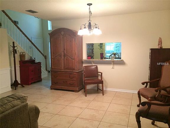 5th image of 948 W Charing Cross Cir