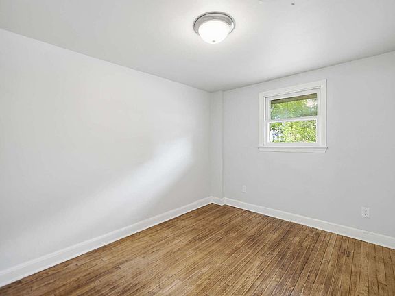5th image of 430R N Locust St