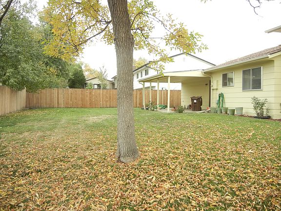 3rd image of 282 Centennial Dr