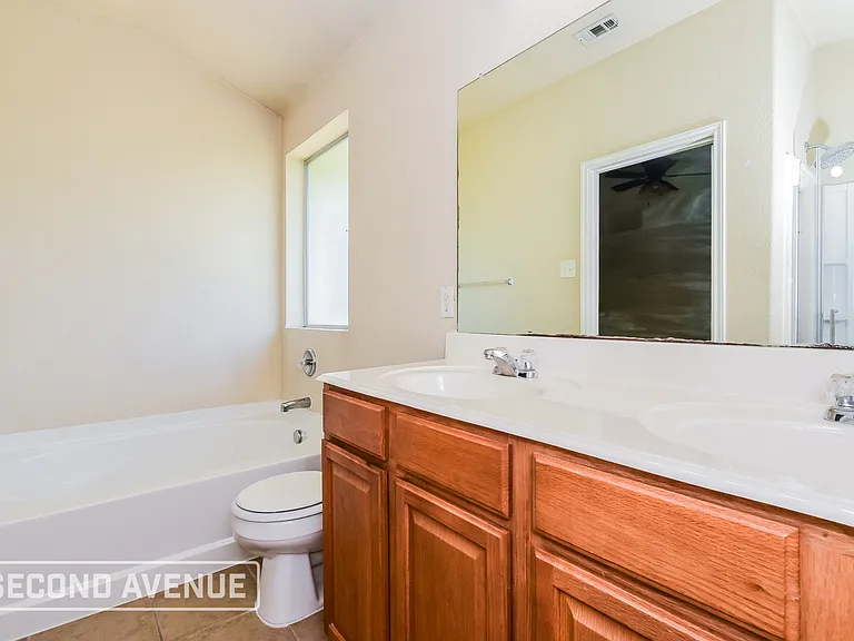 436 Grant Ln — Photo 14