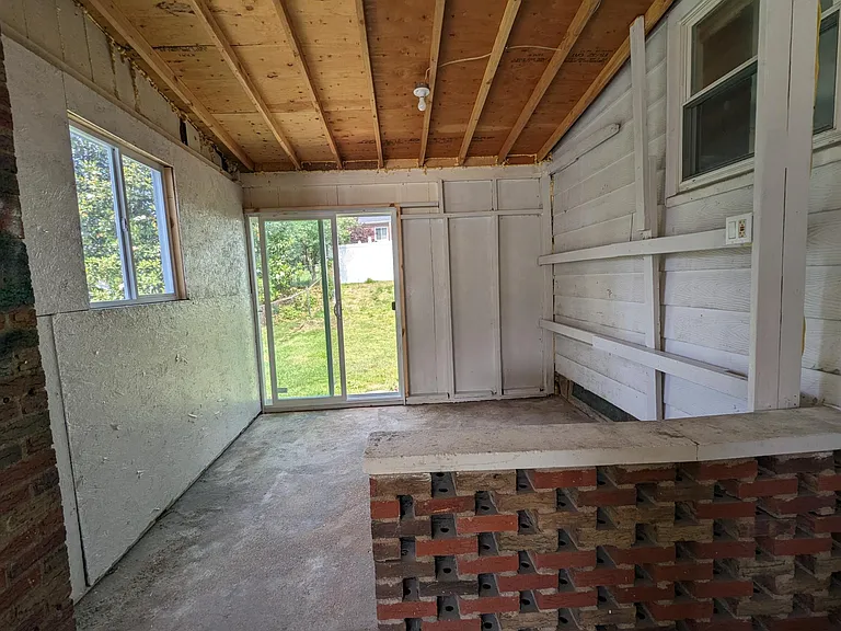 9505 Eudora Ct — Photo 22