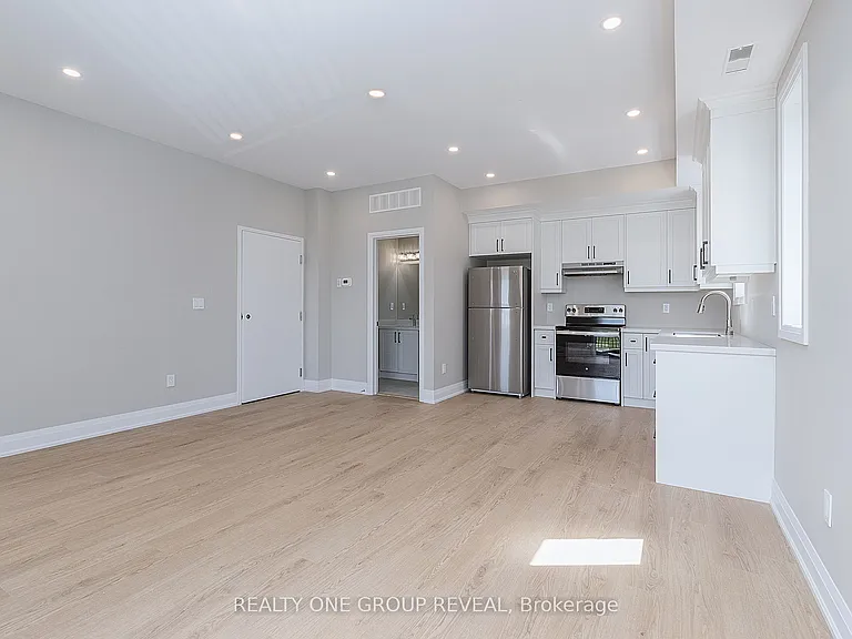 223 Grenfell St #3 — Photo 3