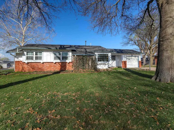 801 Doyle St, Garden Plain, KS 67050