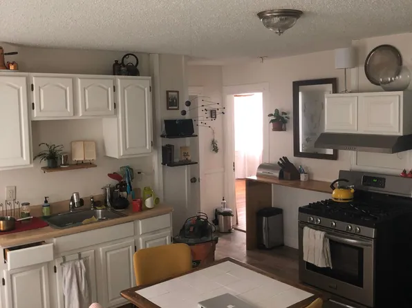 131 Penn St #1R, Providence, RI 02909