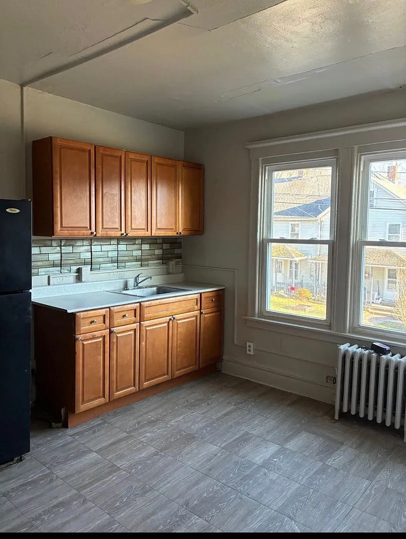 109 Foster Street — Photo 1