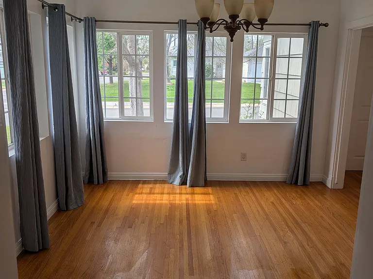 2401 Lomita Verde Dr — Photo 6
