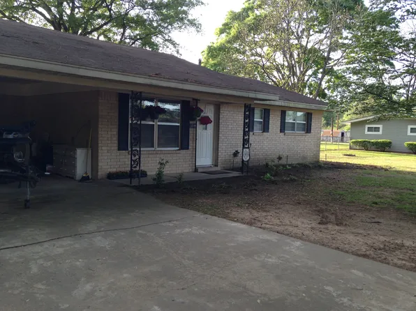 302 Ward St, Maud, TX 75567