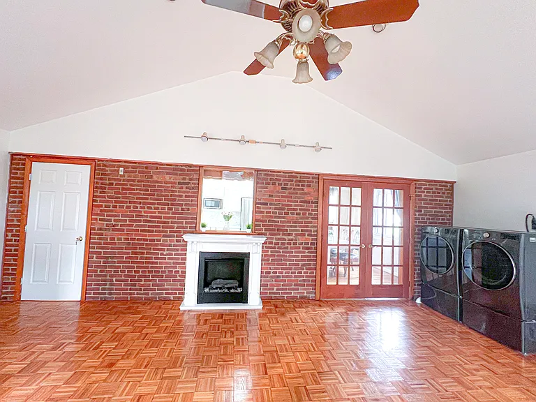 7515 Havelock St — Photo 2