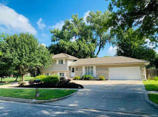 8202 E Tamarac Ln, Wichita, KS 67206