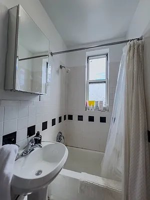 Rented by Denise Rosenblum, LREB | media 24