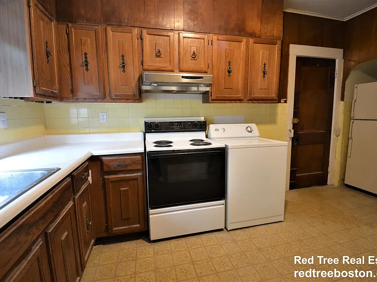 141 Fuller St #1 — Photo 6