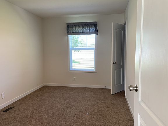 5th image of 1674 Meadowbrook Dr #374