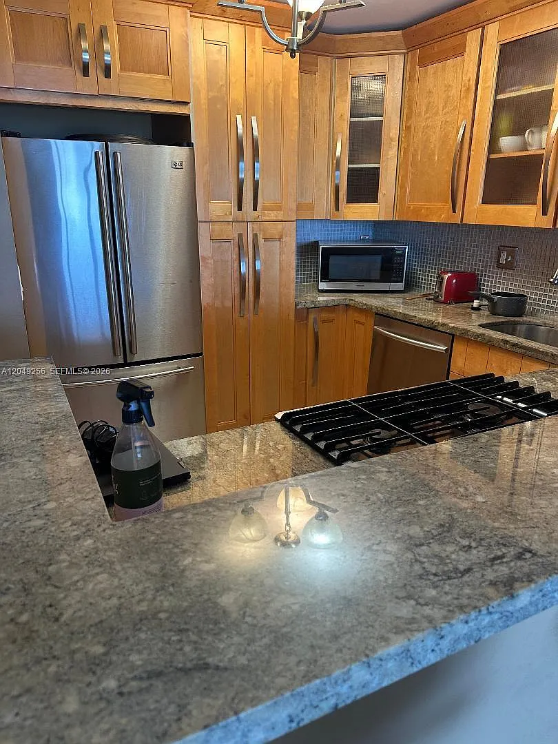 Parker Plaza Condo Estate — Photo 4