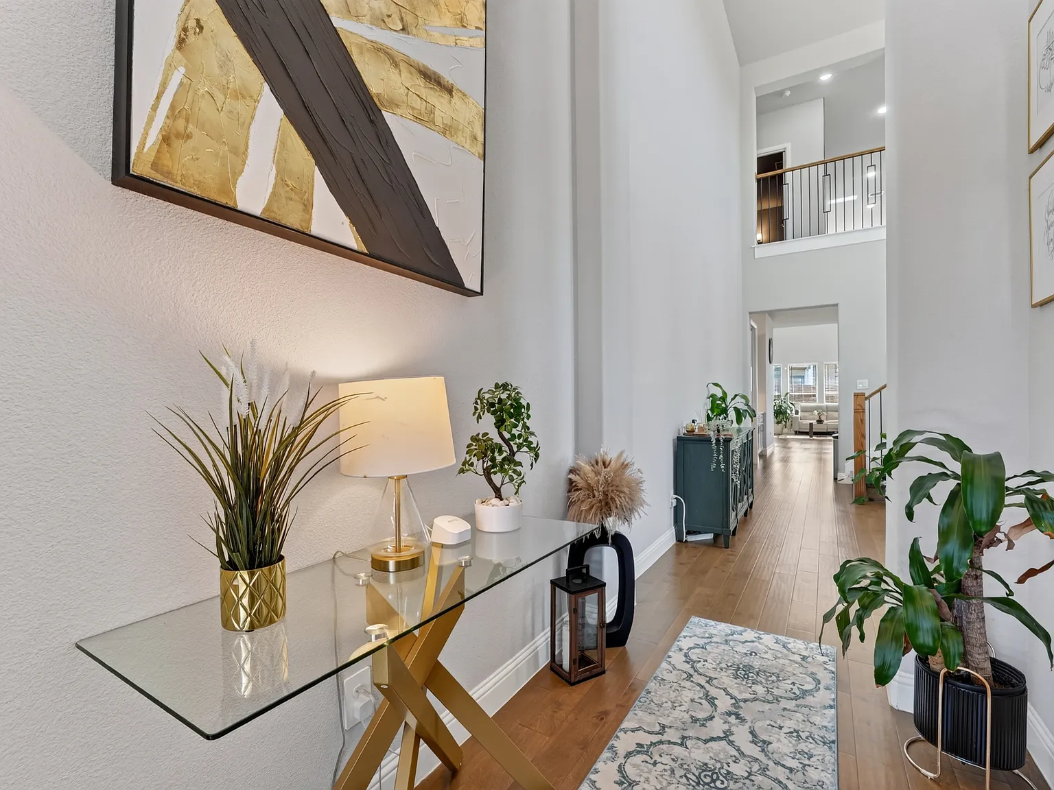 5 bed, 3378 sqft, $4,999 — Photo 4