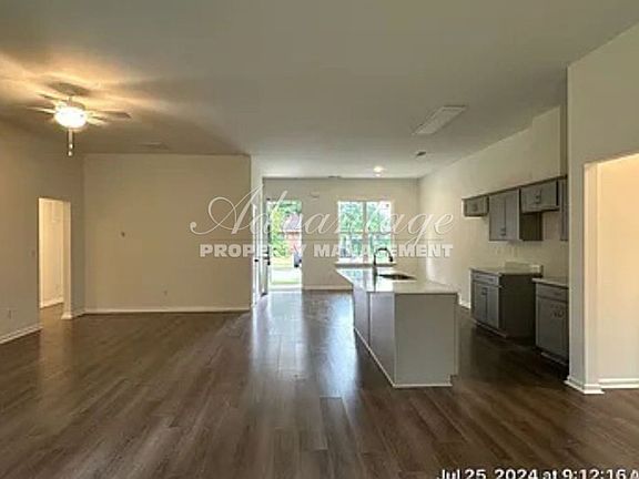 2nd image of 3272 Highland Park Pl