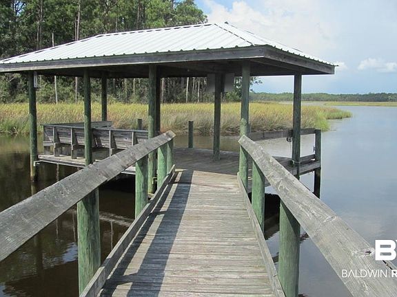 2nd image of Treasure Oaks Rd