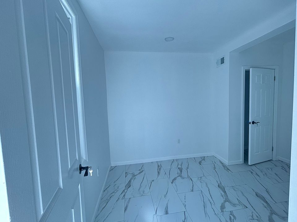 1st image of 77 Garside St APT 1