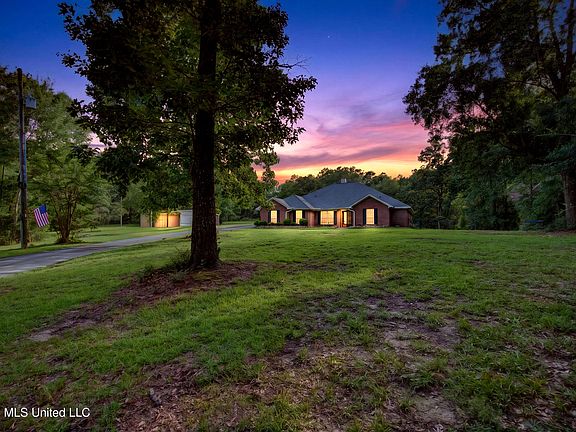 2nd image of 20201 N Hills Ln