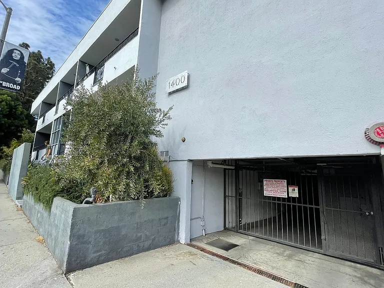 1400 N Fairfax Ave #4 — Photo 25