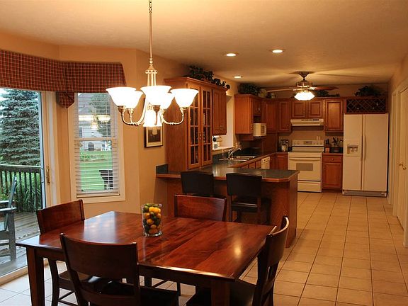 2nd image of 3334 N Greenfield Ct