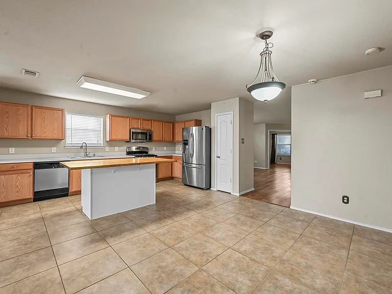 12482 Shepherds Hill Ln — Photo 7
