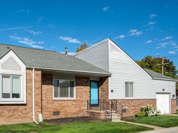 701 Claire Pointe Cir, Saint Clair Shores, MI 48081