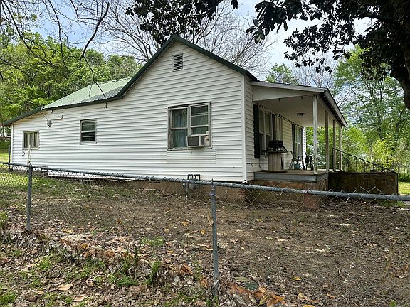 2nd image of 605 W Durant Ave