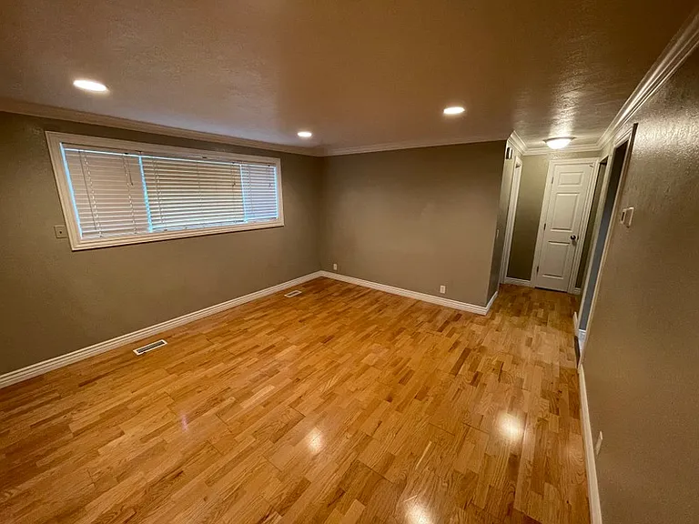 1122 S Lake St #1 — Photo 6