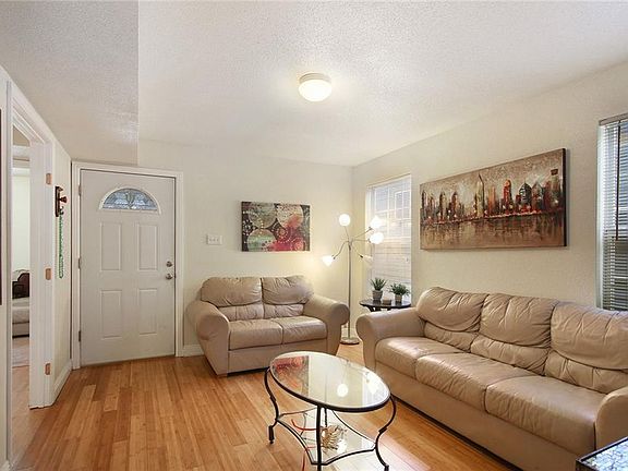 5th image of 3616-18 Banks St