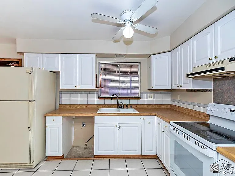 2662 S Madison Ave — Photo 4