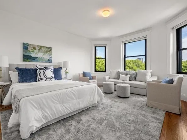 15 Park Dr APT 30, Boston, MA 02215