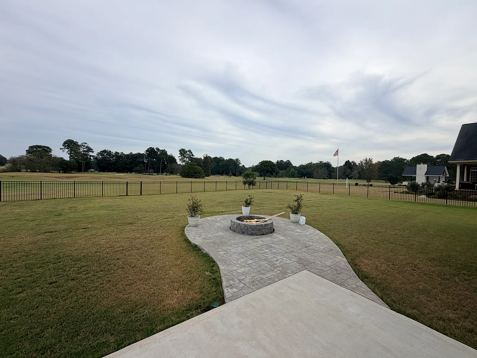 4 bed, 3089 sqft, $2,800 — Photo 4