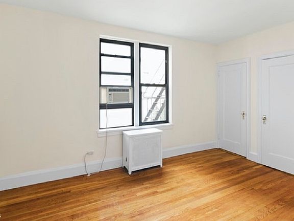 4th image of 251 W 71st St APT 3C