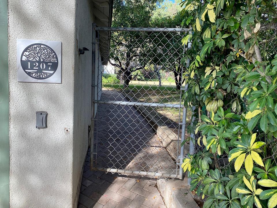 1st image of 1207 E Calaveras St