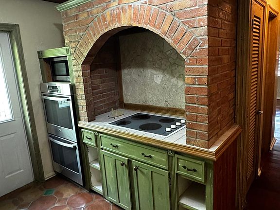 5th image of 319 Sunset Rd APT A