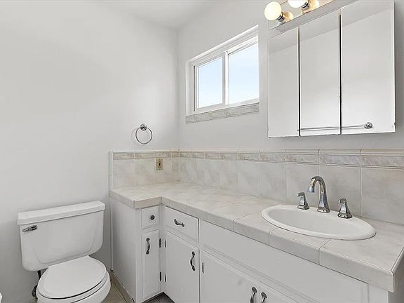 3rd image of 1218 Rockhaven Dr