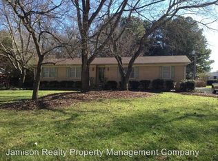 1302 Vickie Ln, Matthews, NC 28104