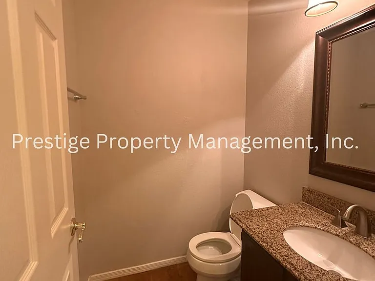 1390 W Copper Creek Pl — Photo 4
