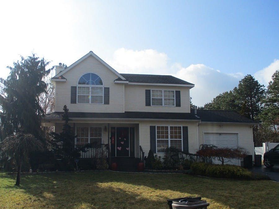 1st image of 236 Brookhaven Ave E