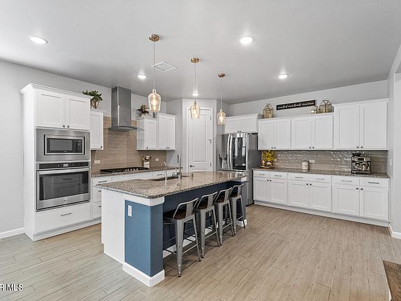 4th image of 13857 Paseo Alegre Ave