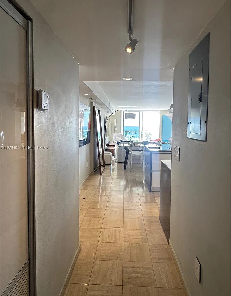 The Royal Club Condo — Photo 2