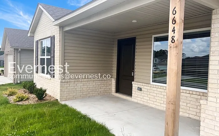 6648 Hollywood Ave — Photo 3