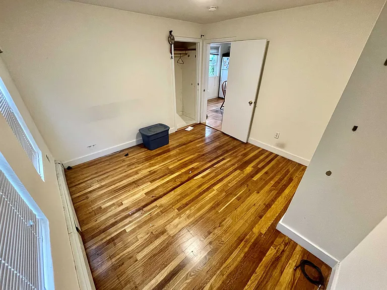 Cedar St — Photo 4