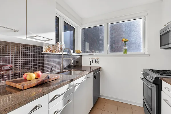 Rented by Cooper & Cooper Real Estate | media 3