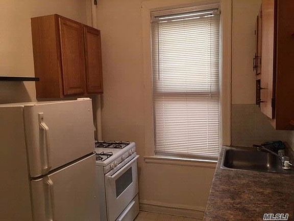5th image of 139 Tulip Ave