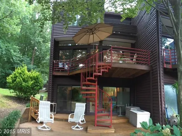 2024 Turtle Pond Dr, Reston, VA 20191