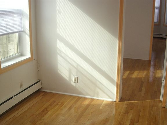 5th image of 234 Bergen Ave APT 2