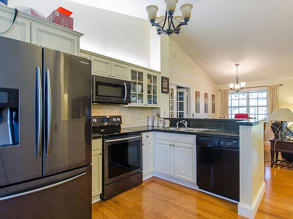5th image of 1723 Banyan Creek Ct
