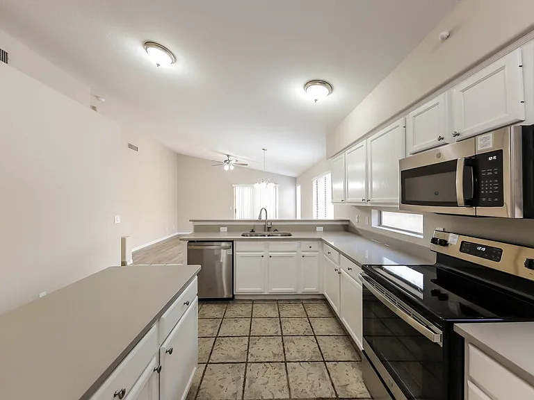 7418 W Lone Cactus Dr — Photo 6